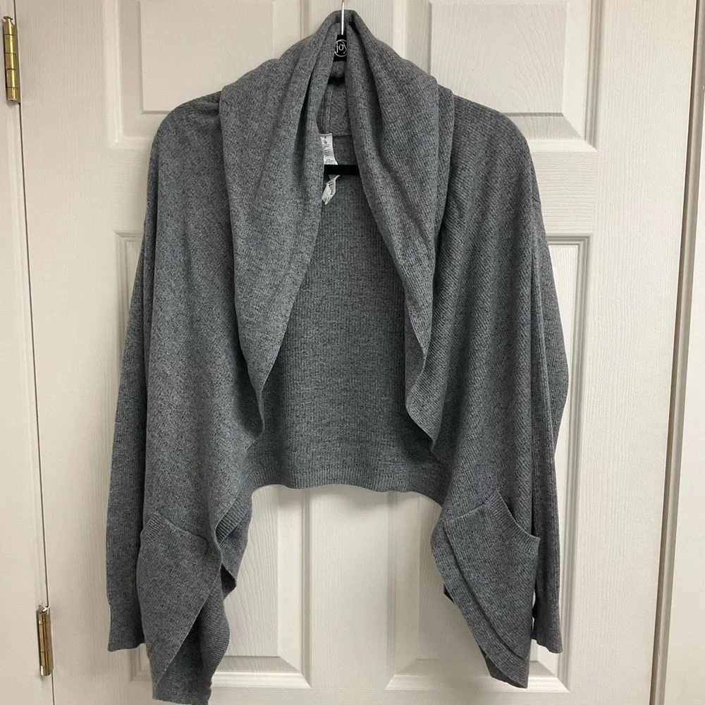 Lululemon Hooded Cabin Yogi Sweater Wrap - Picture 4 of 9
